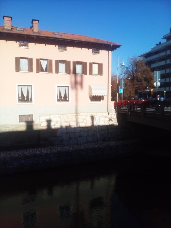 Alloggio Ponte Dei Cavalleggeri Hotel Trento Exterior photo